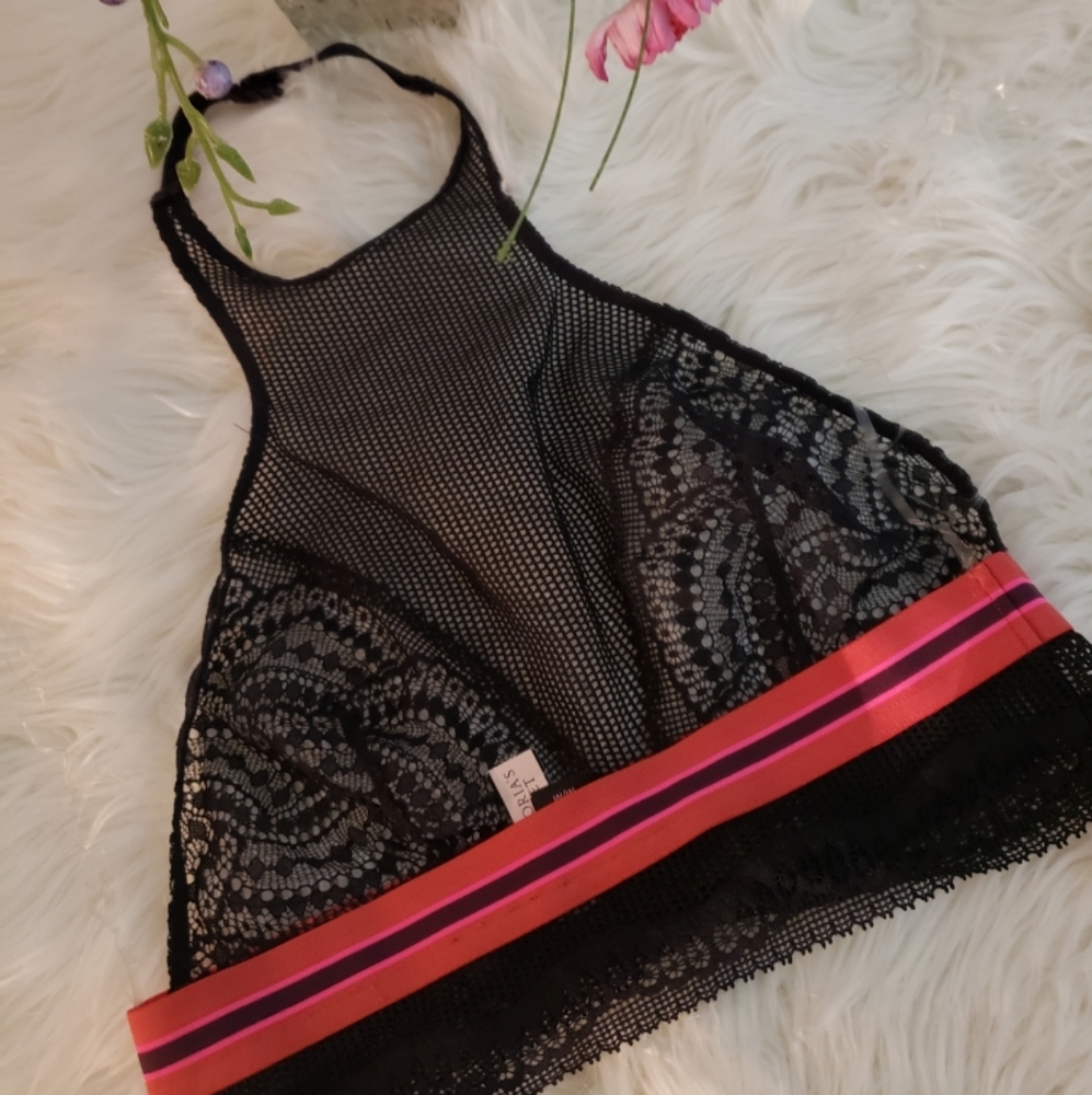 NWT VICTORIA'S SECRET BRALETTE SIZE MEDIUM